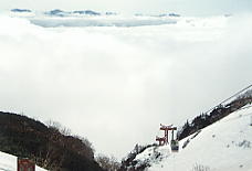 �����A���v�X����~